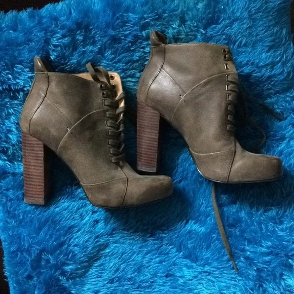 Nine West heel - Picture 2 of 4